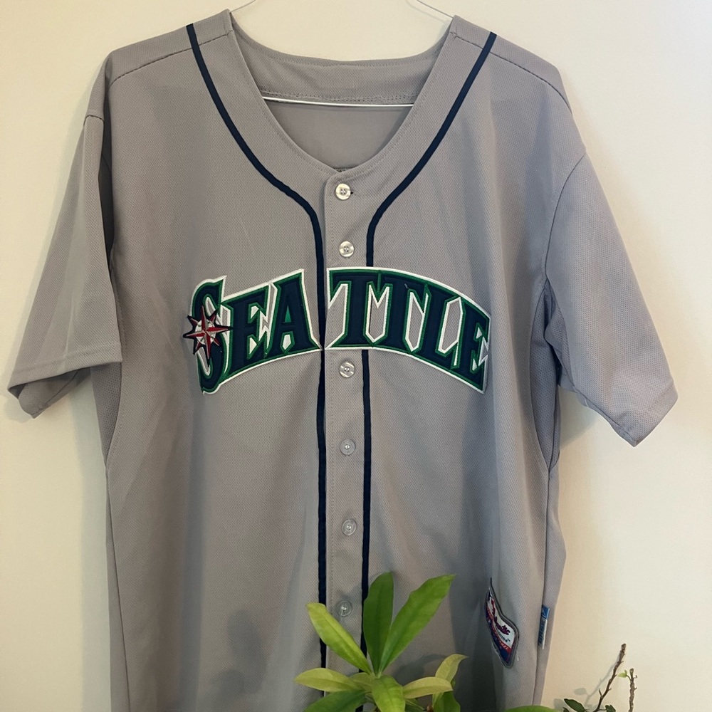 Seattle Mariners Ken Griffey Jr. Baseball Jersey Size 48 fits like a large